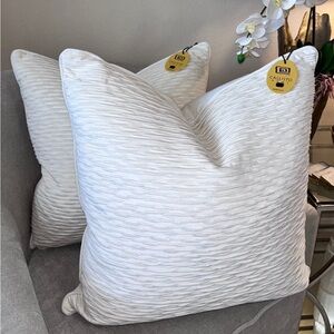 1-NWT CALLISTO HOME GEO DECORATIVE THROW PILLOW (Read description details)